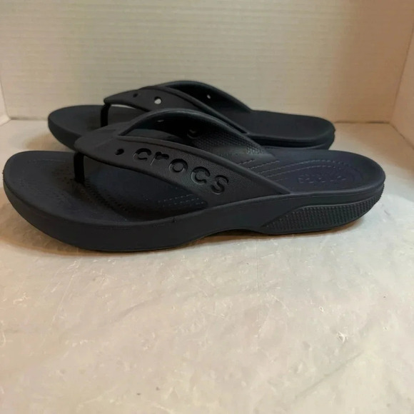 Crocs Unisex Baya II Flip Sandals - Picture 3 of 7